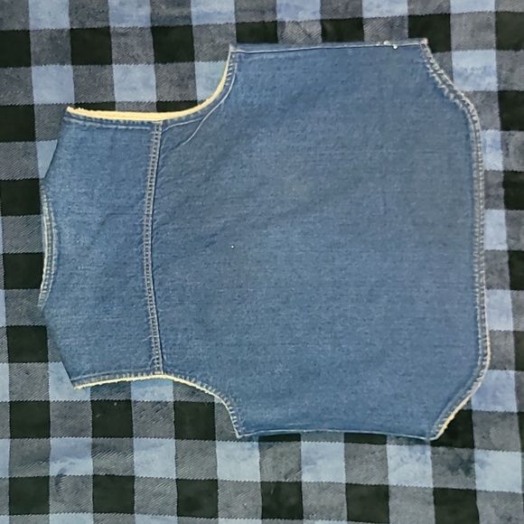 Vintage. Made in USA. 1989. Carhartt denim vest w/sherpa-lining. Size XLT - Picture 12 of 14